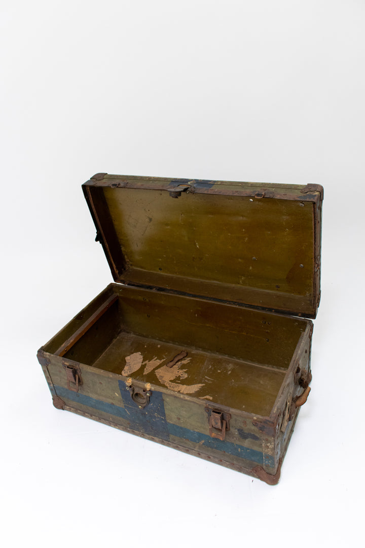 Antique military soldiers case