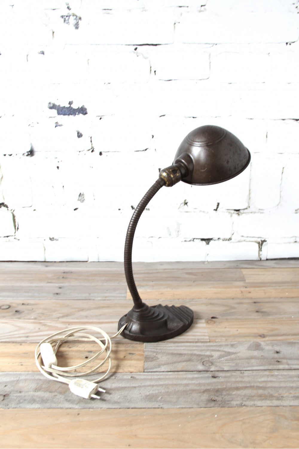 Vintage eagle desk lamp top